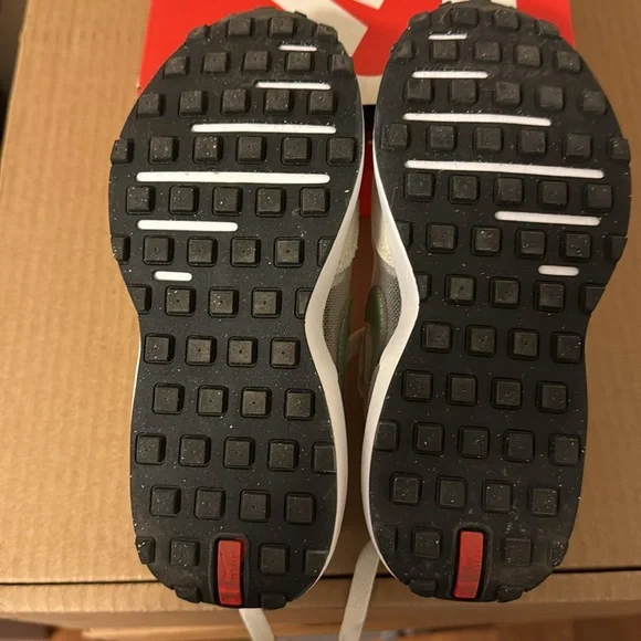 Nike Waffle One Kids Sneakers - Picture 7 of 8